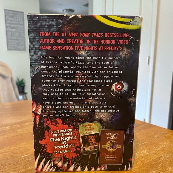 *SOLD* ..FNAF - Five Nights At Freddys, Book Collection Of 3 - Picture 2 of 7